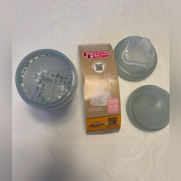 NWT 8 Baby Bottles And a Pack of 10 Breast Milk Storage Bags - Picture 10 of 15